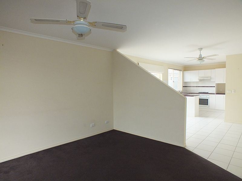 22 Wakenshaw Crescent, Pakenham VIC 3810
