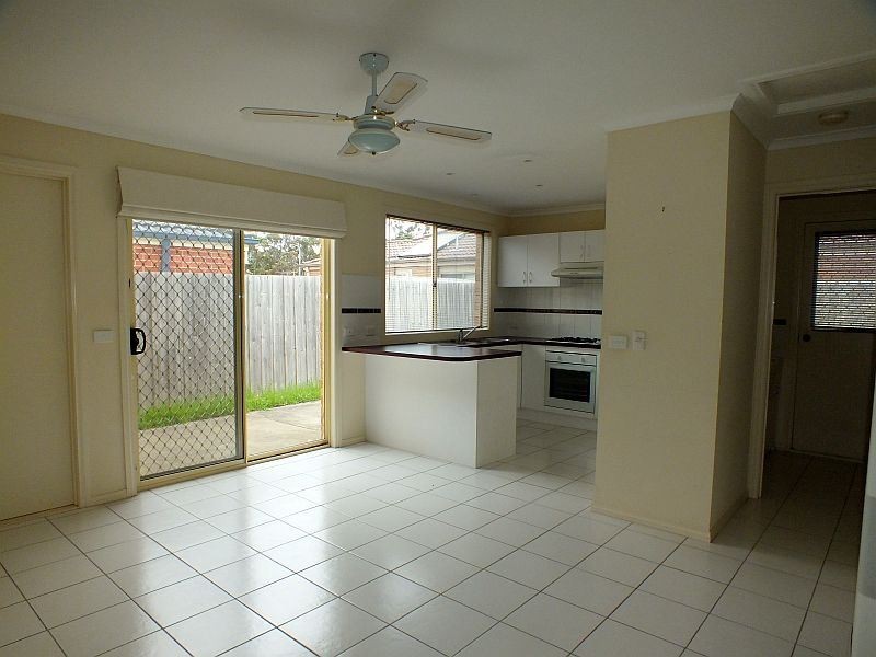 22 Wakenshaw Crescent, Pakenham VIC 3810