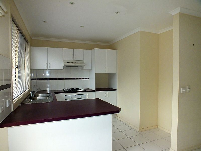 22 Wakenshaw Crescent, Pakenham VIC 3810