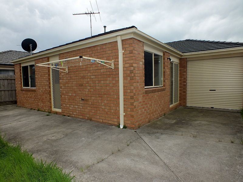 22 Wakenshaw Crescent, Pakenham VIC 3810