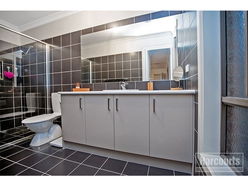 30 Ash Crescent, Pakenham VIC 3810