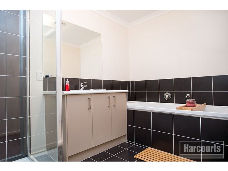 30 Ash Crescent, Pakenham VIC 3810