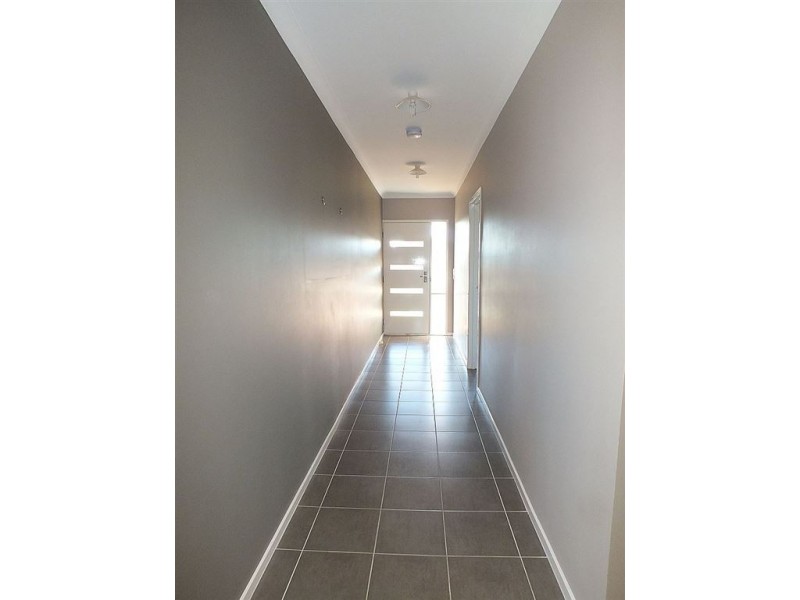 42 Everly Circuit, Pakenham VIC 3810