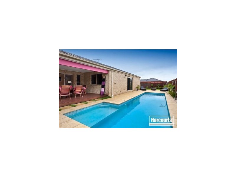 39 Greendale Boulevard, Pakenham VIC 3810