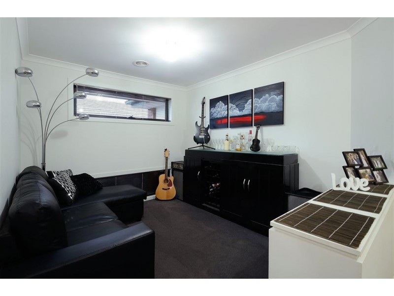 48 Central Avenue, Pakenham VIC 3810