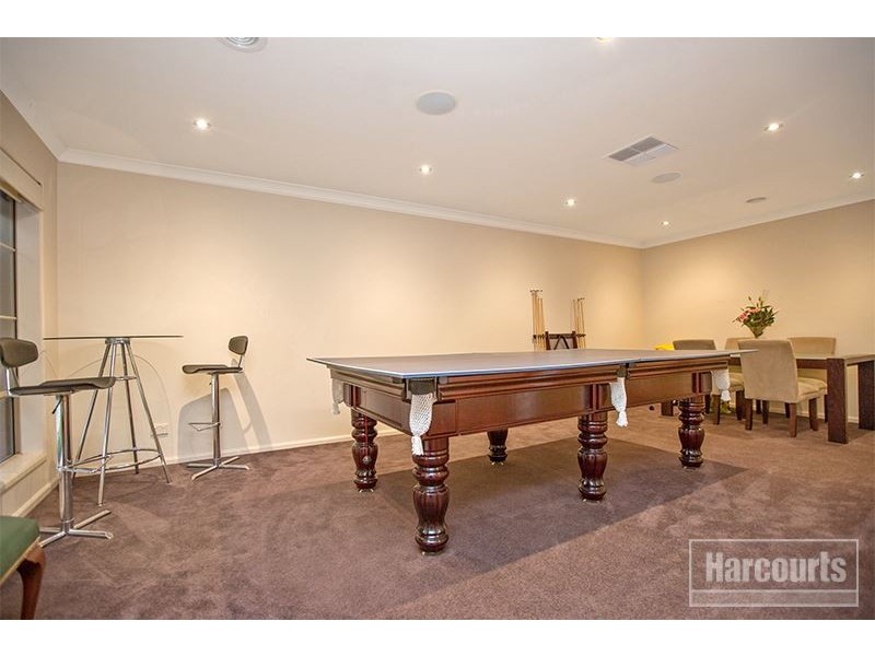 8 Banksia Grove, Pakenham VIC 3810