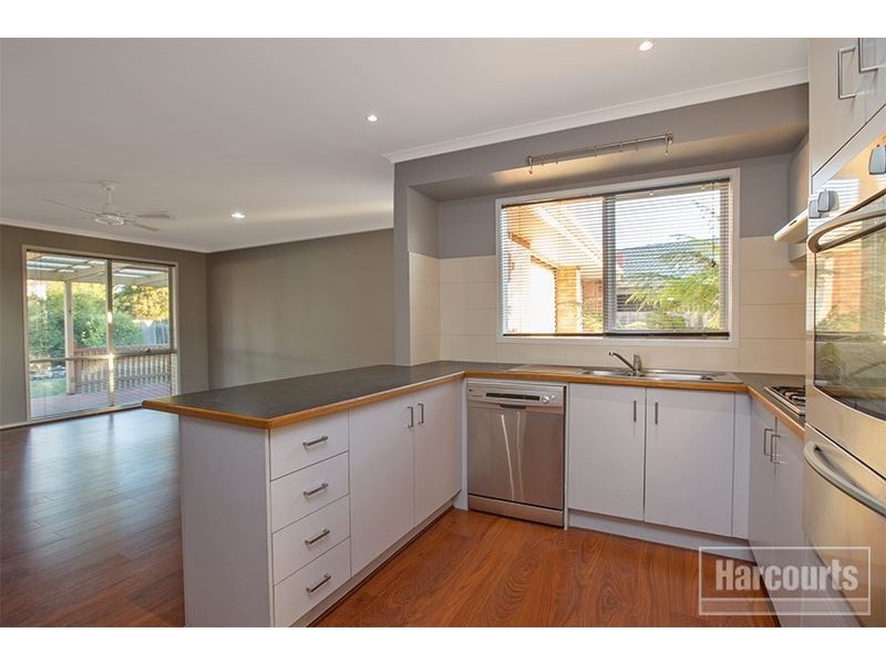 13 Duncan Drive, Pakenham VIC 3810