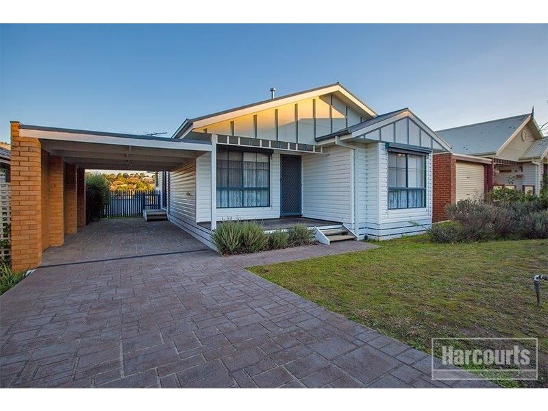 19 Meaby Drive, Pakenham VIC 3810
