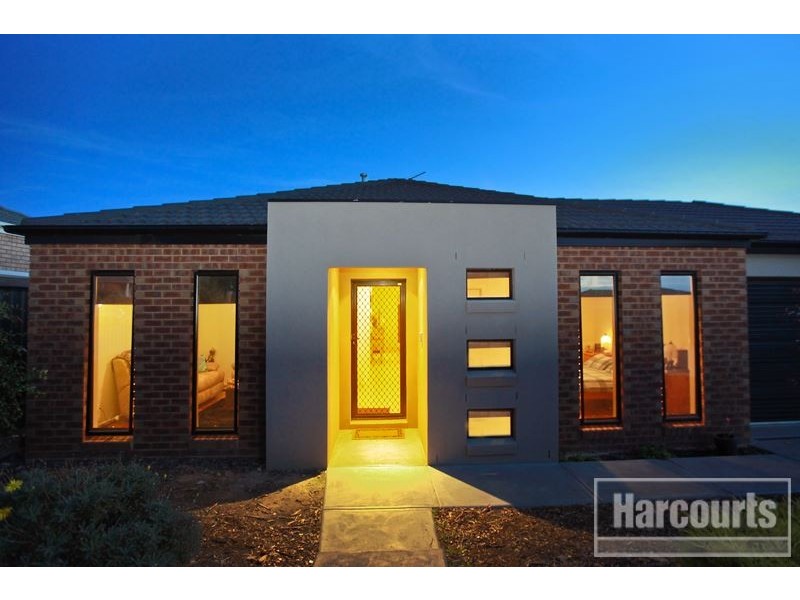 30 Caspian Chase, Pakenham VIC 3810