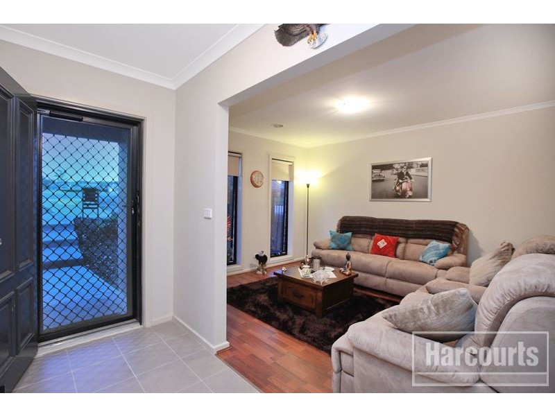 30 Caspian Chase, Pakenham VIC 3810