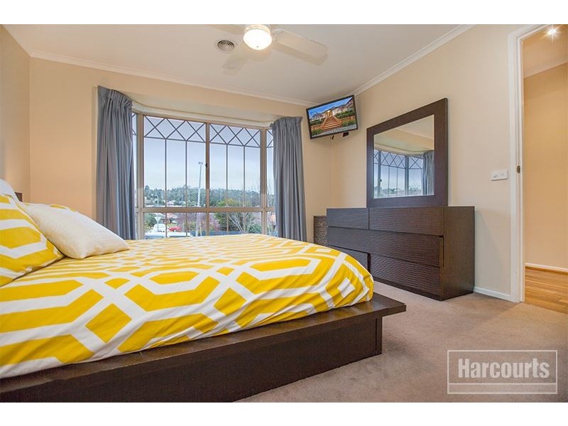 124 Eagle Drive, Pakenham VIC 3810