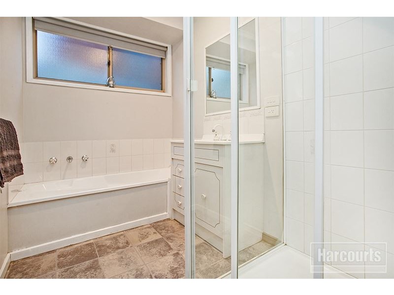 124 Eagle Drive, Pakenham VIC 3810