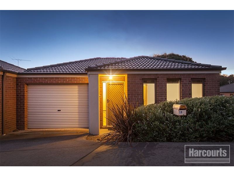 19/108 Ahern Road, Pakenham VIC 3810