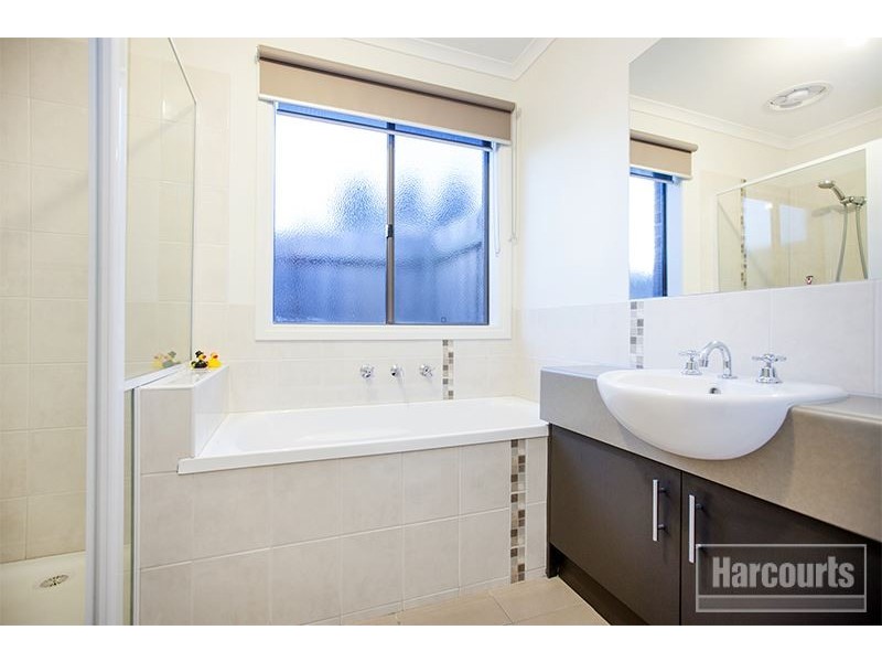 19/108 Ahern Road, Pakenham VIC 3810