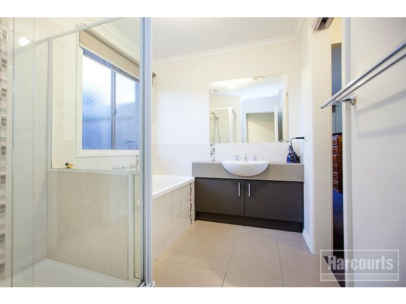 19/108 Ahern Road, Pakenham VIC 3810