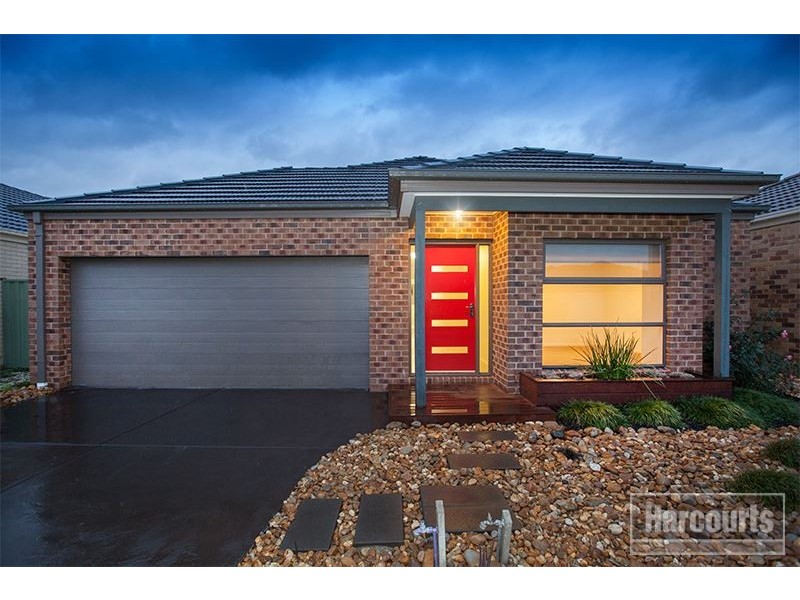 6 Cohens Way, Pakenham VIC 3810