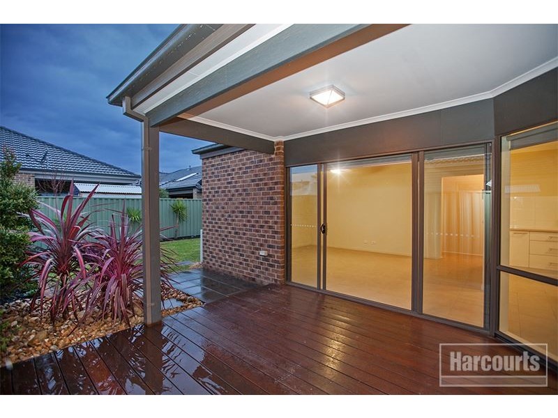 6 Cohens Way, Pakenham VIC 3810