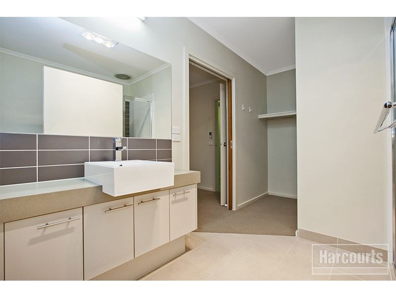 6 Cohens Way, Pakenham VIC 3810