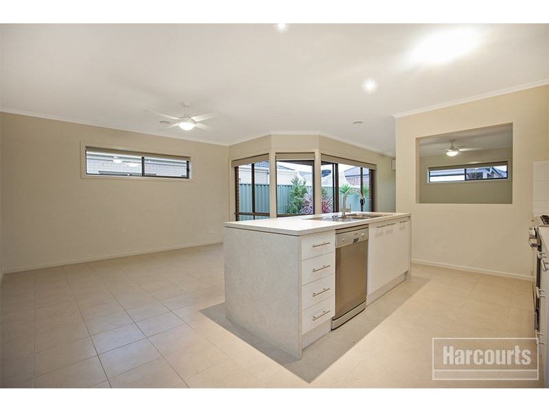 6 Cohens Way, Pakenham VIC 3810
