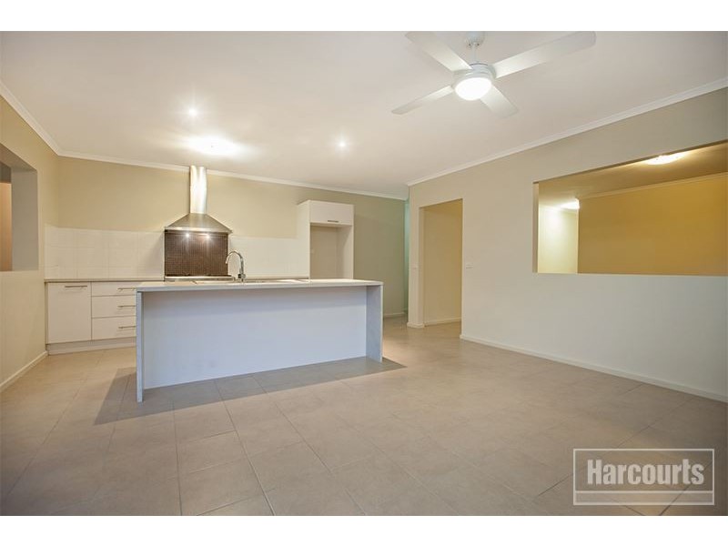 6 Cohens Way, Pakenham VIC 3810