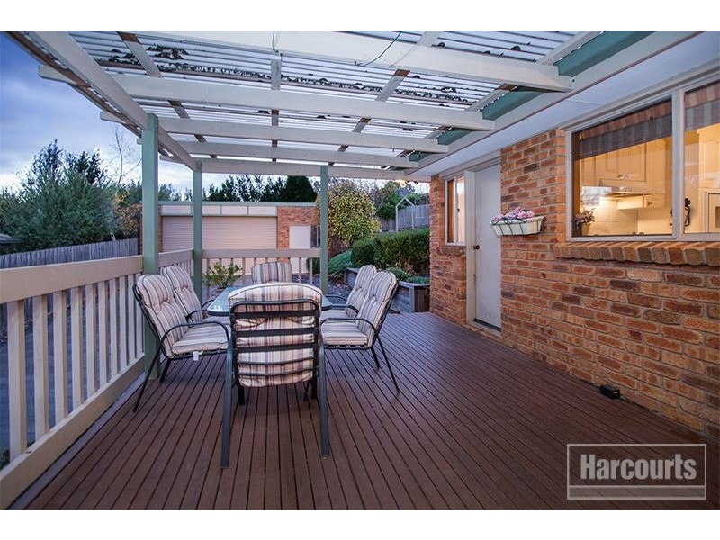 9 Settlers Hill Rise, Pakenham VIC 3810