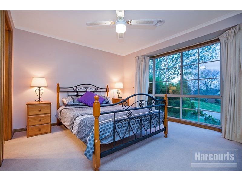 9 Settlers Hill Rise, Pakenham VIC 3810