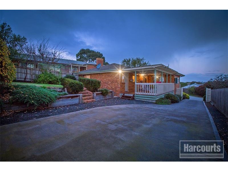 9 Settlers Hill Rise, Pakenham VIC 3810