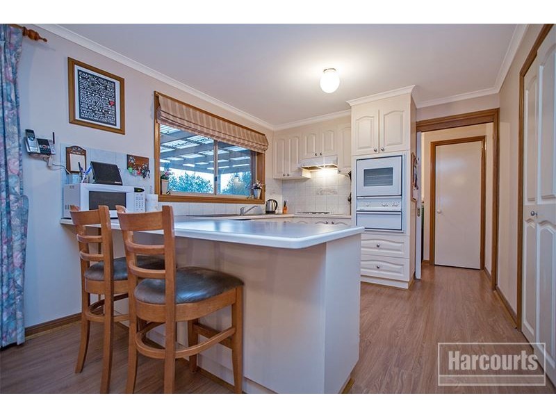 9 Settlers Hill Rise, Pakenham VIC 3810