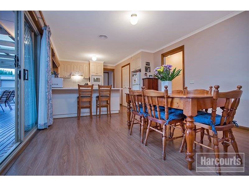 9 Settlers Hill Rise, Pakenham VIC 3810