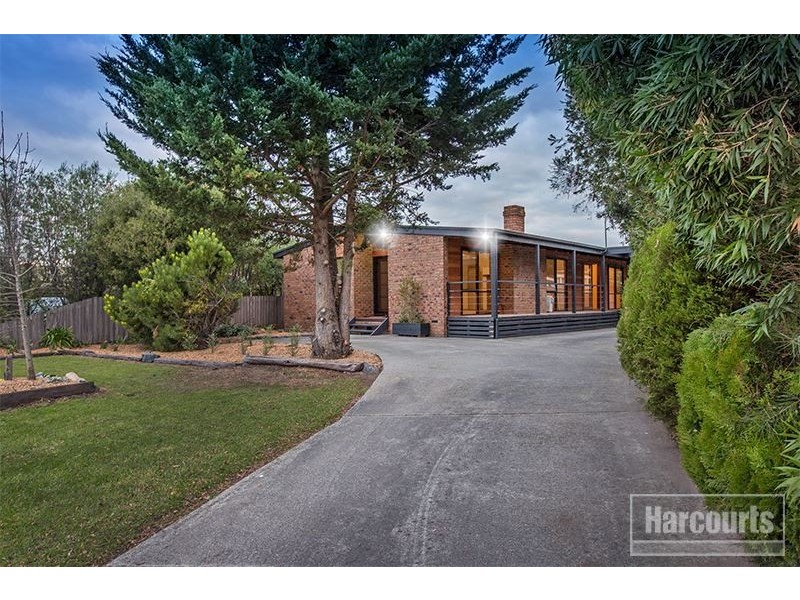 11 Adam Court, Pakenham VIC 3810