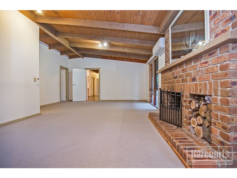 11 Adam Court, Pakenham VIC 3810