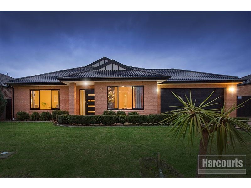 5 Henry Lawson Drive, Pakenham VIC 3810