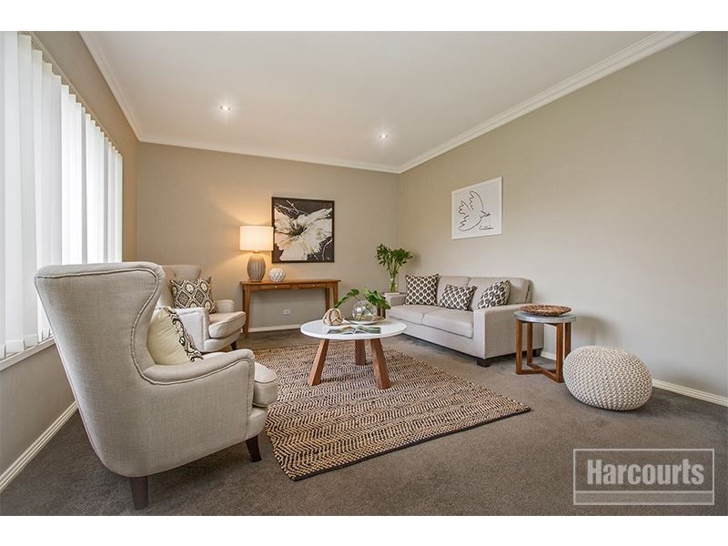 5 Henry Lawson Drive, Pakenham VIC 3810