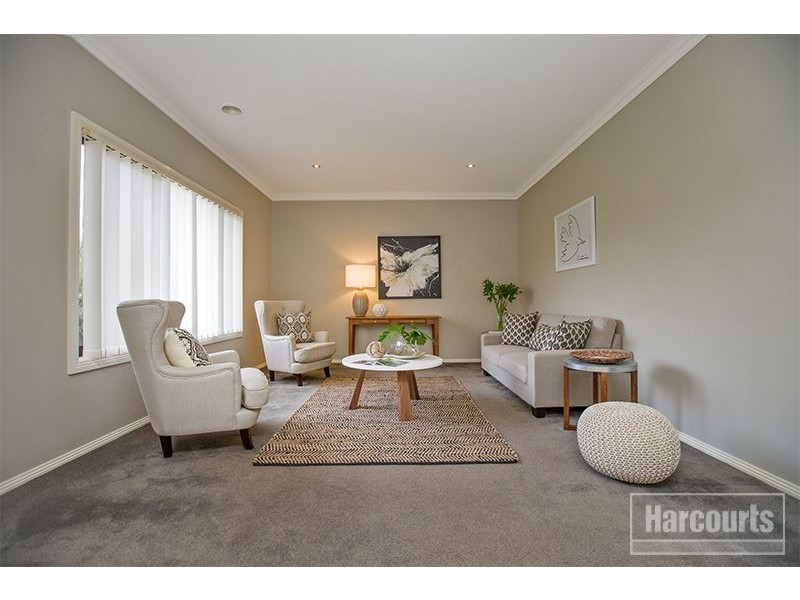 5 Henry Lawson Drive, Pakenham VIC 3810