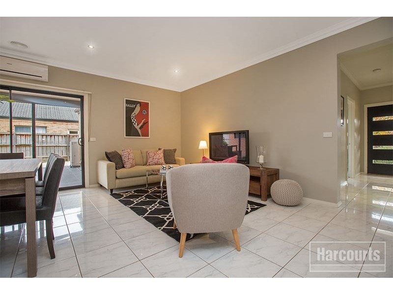 5 Henry Lawson Drive, Pakenham VIC 3810