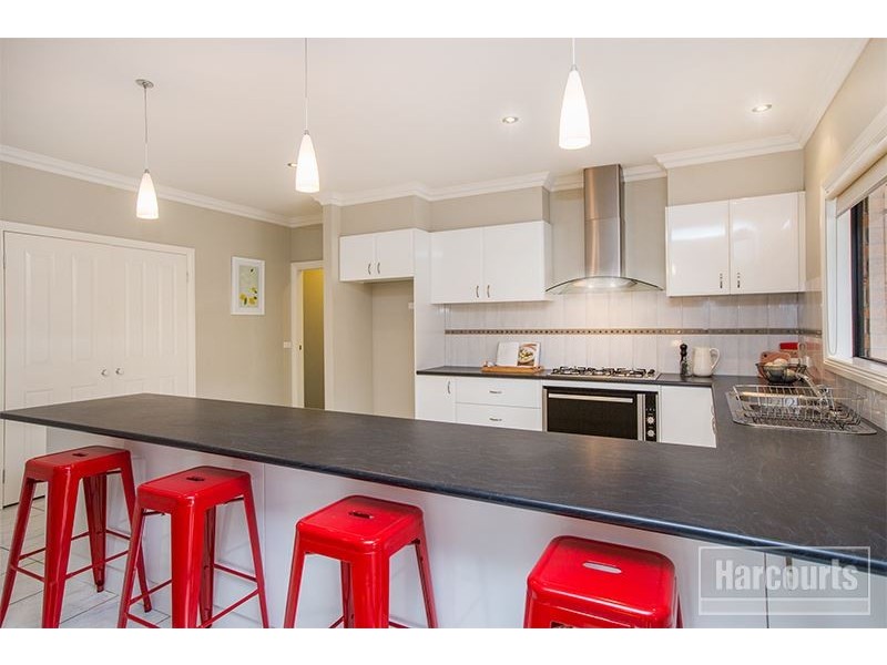 5 Henry Lawson Drive, Pakenham VIC 3810