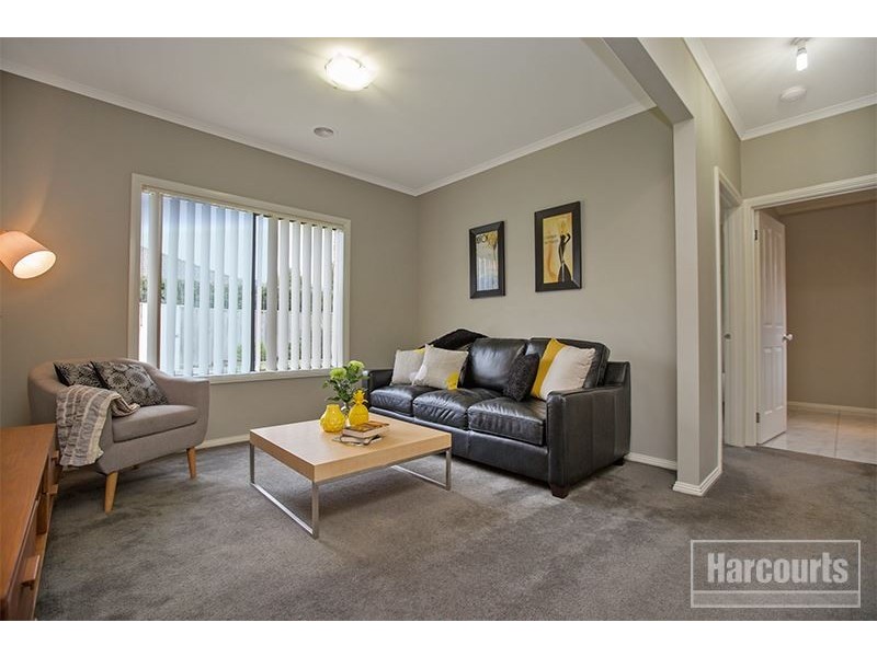 5 Henry Lawson Drive, Pakenham VIC 3810