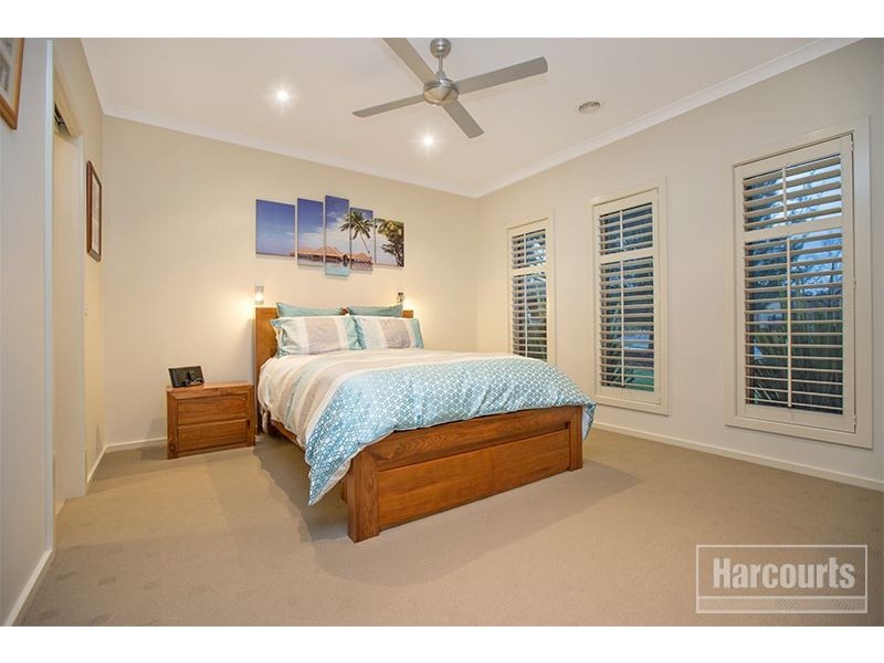 8 Eventide Rise, Pakenham VIC 3810