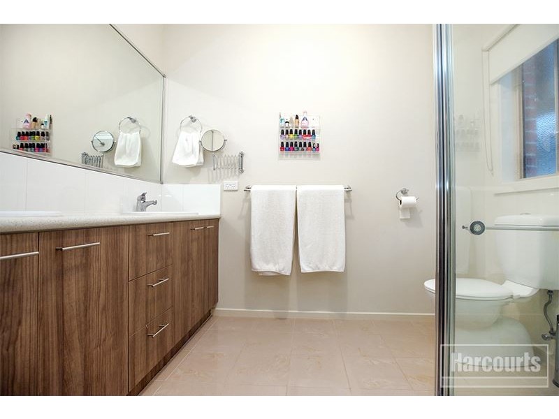8 Eventide Rise, Pakenham VIC 3810