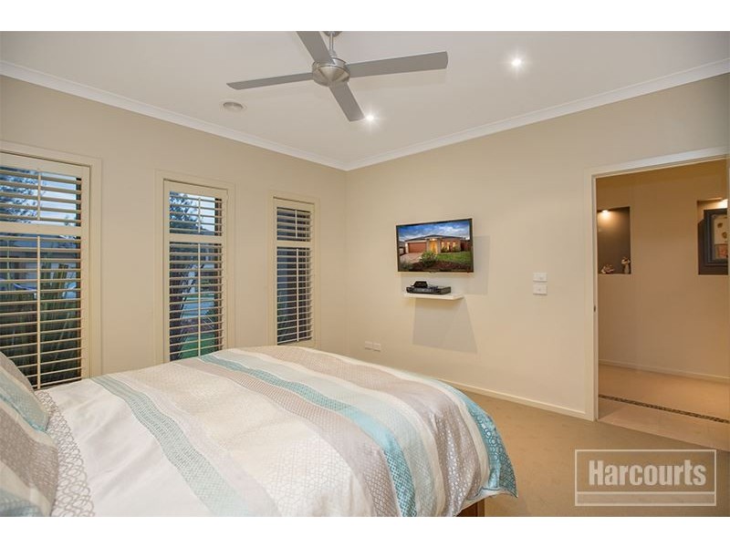 8 Eventide Rise, Pakenham VIC 3810