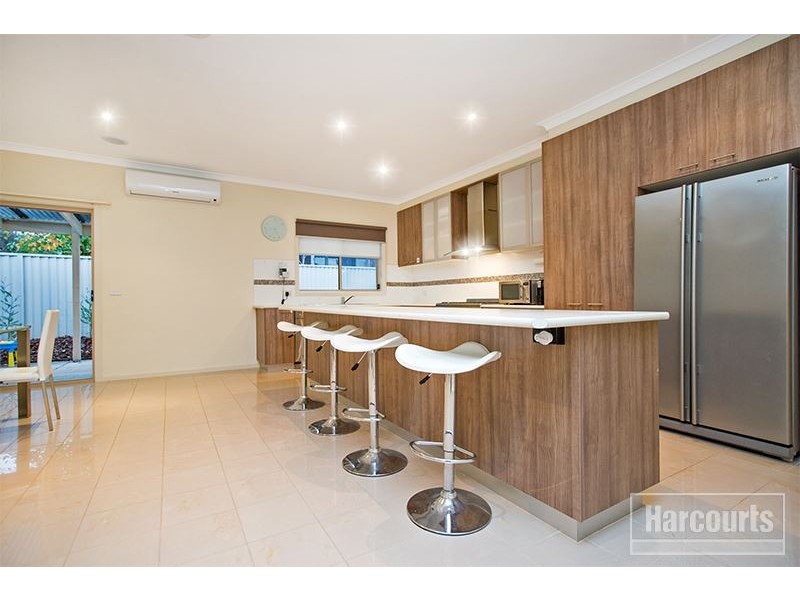 8 Eventide Rise, Pakenham VIC 3810