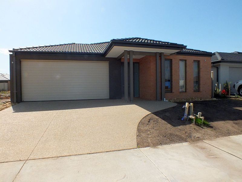 34 Warbler Street, Pakenham VIC 3810