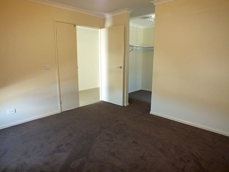 34 Warbler Street, Pakenham VIC 3810