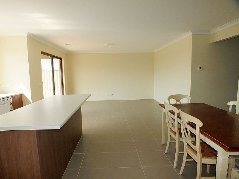 34 Warbler Street, Pakenham VIC 3810