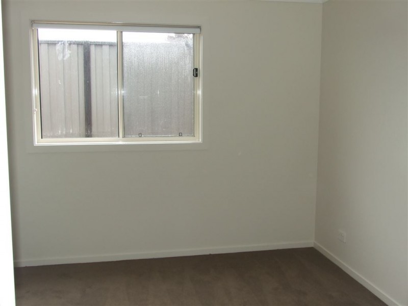 36 Victoria Place, Pakenham VIC 3810