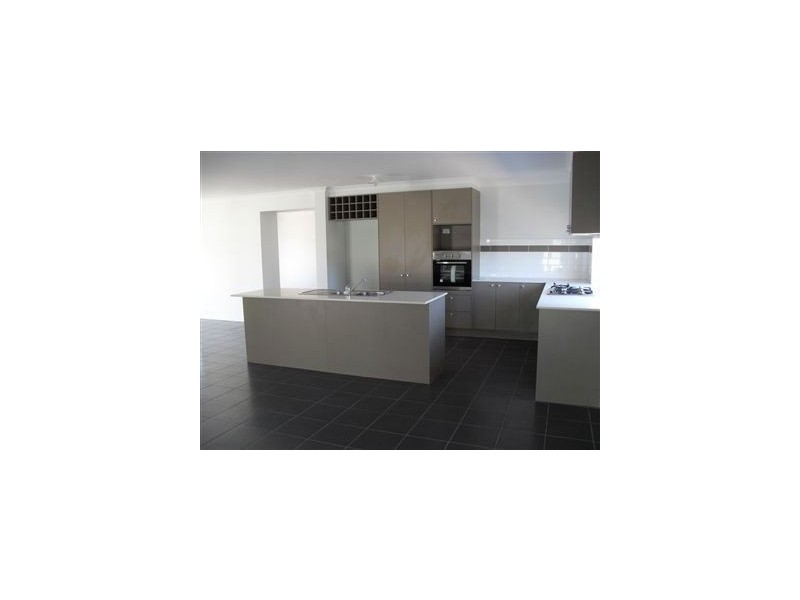 7 Victory Drive, Pakenham VIC 3810