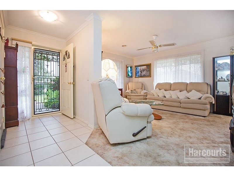 6 Sandalwood Drive, Pakenham VIC 3810