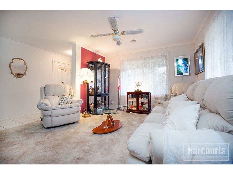 6 Sandalwood Drive, Pakenham VIC 3810