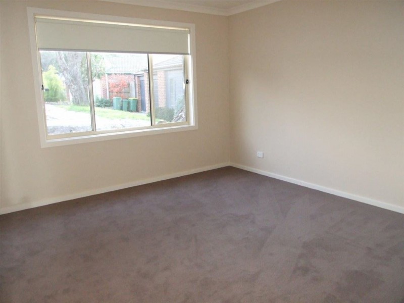 1/13 Diston Court, Pakenham VIC 3810