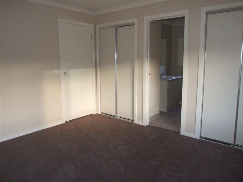 1/13 Diston Court, Pakenham VIC 3810